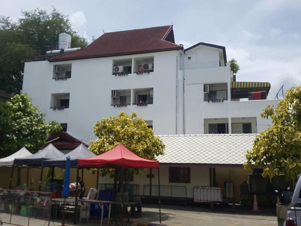 V.I.P. House Hotel Chiang Mai Exterior photo